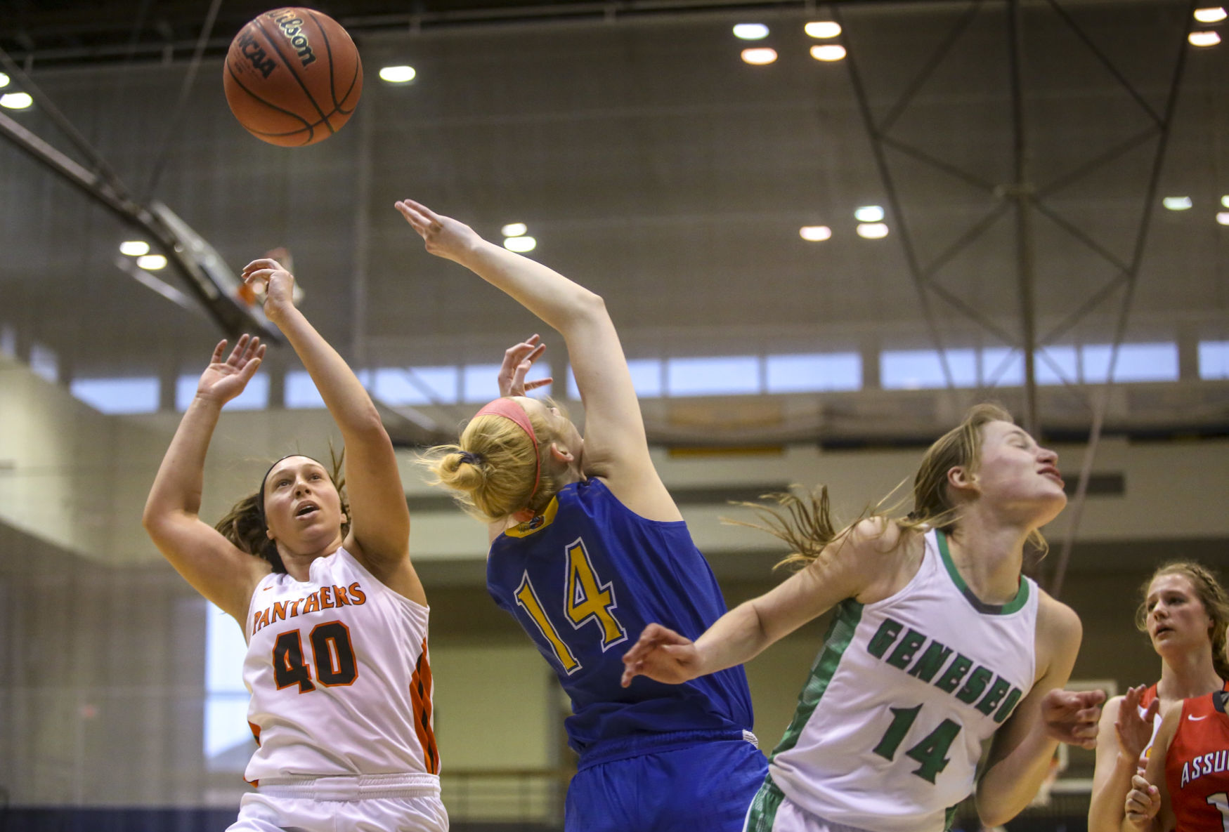 031819-qct-spt-seniorhoops-g003
